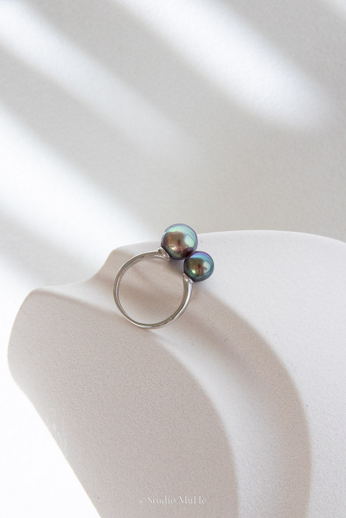 A Moment to Keep — Exceptional Blue-Green Freshwater Pearl Ring