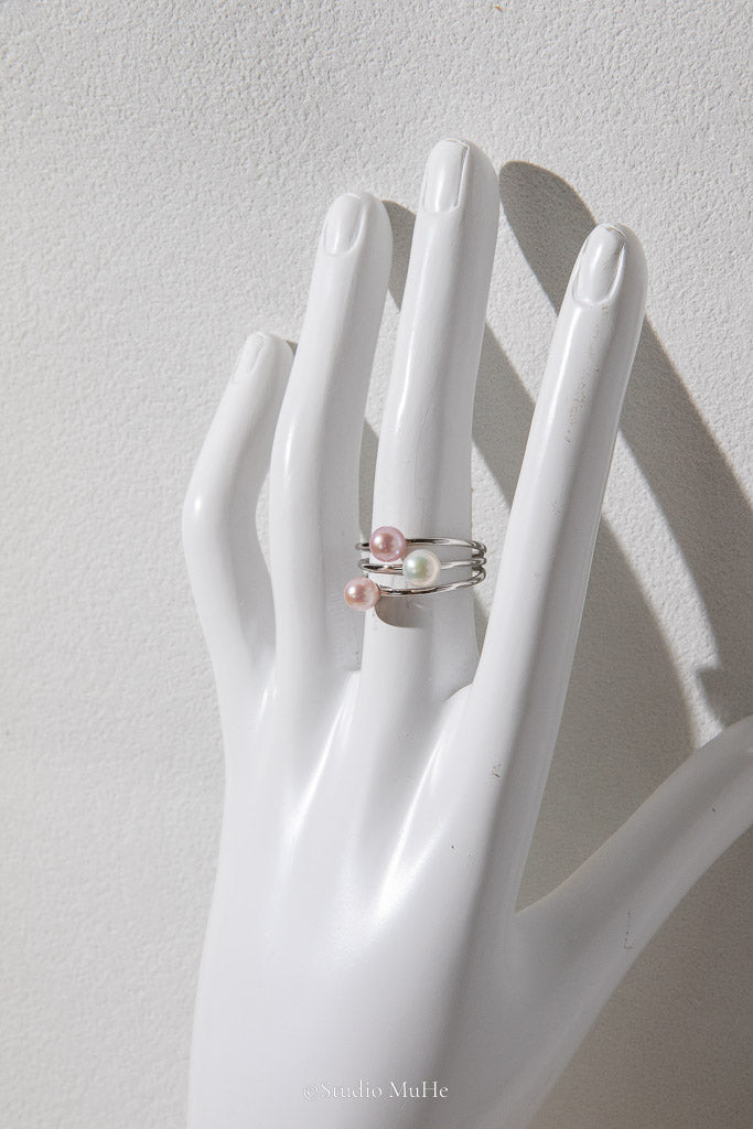 Monday Breeze — Natural White & Pink Seedless Freshwater Pearl Trio Ring