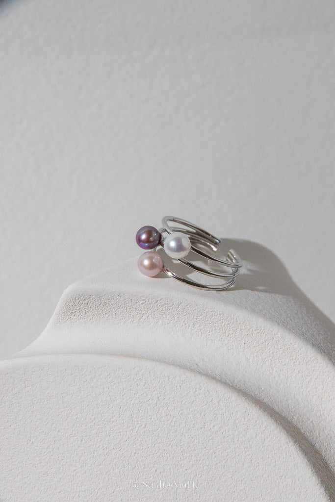 From Dawn to Dusk — Multicolour Freshwater Pearl Trio Ring