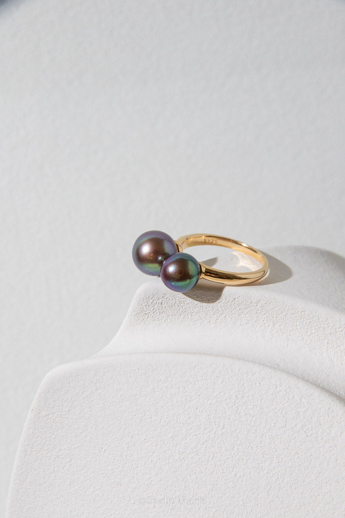 A Moment to Keep — Exceptional Blue-Green Freshwater Pearl Ring
