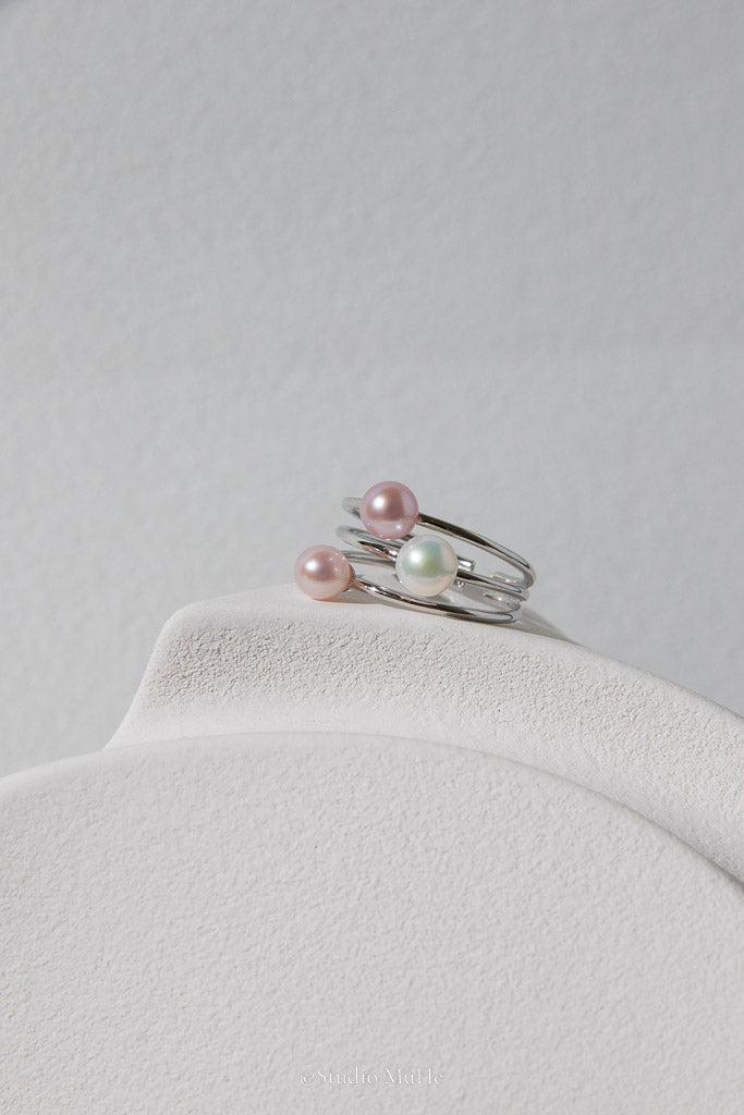 Monday Breeze — Natural White & Pink Seedless Freshwater Pearl Trio Ring