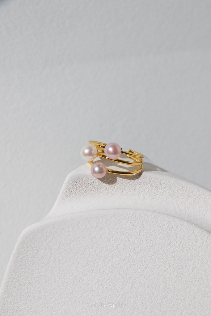 Monday Breeze — Natural White & Pink Seedless Freshwater Pearl Trio Ring