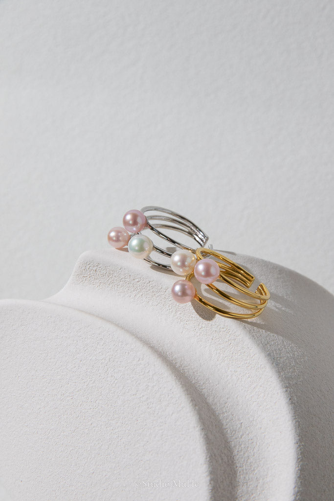 Monday Breeze — Natural White & Pink Seedless Freshwater Pearl Trio Ring